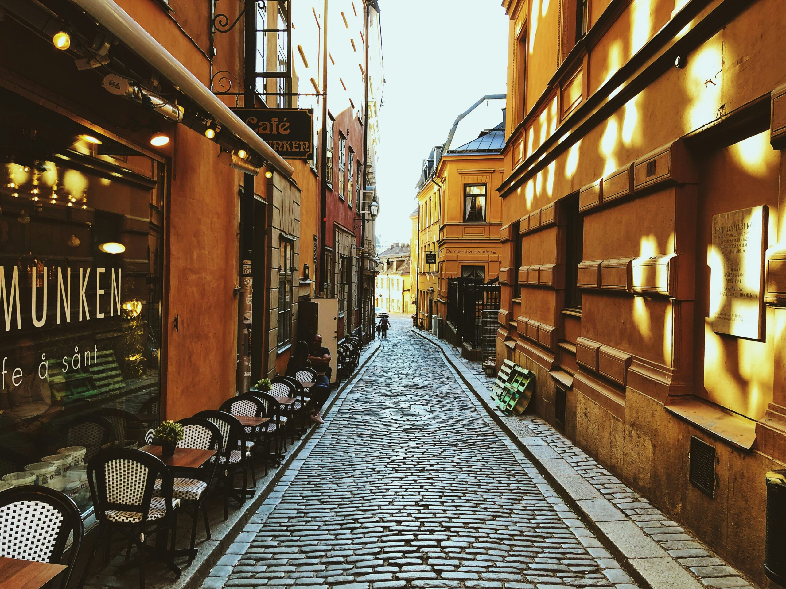old narrow road