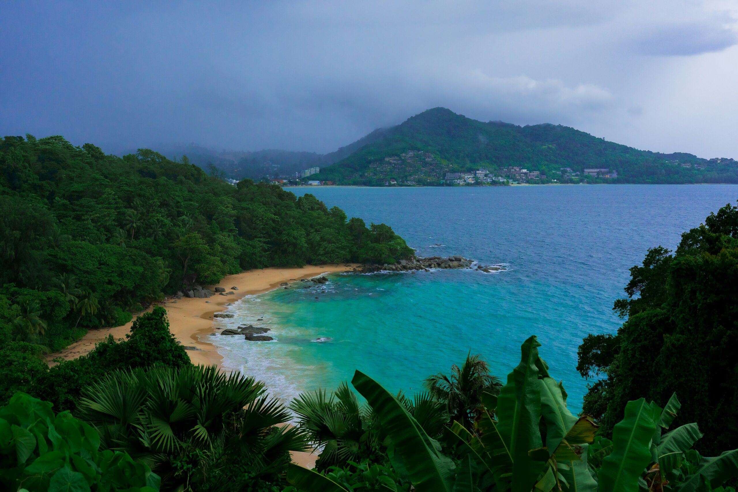 Green water and sandy beaches
