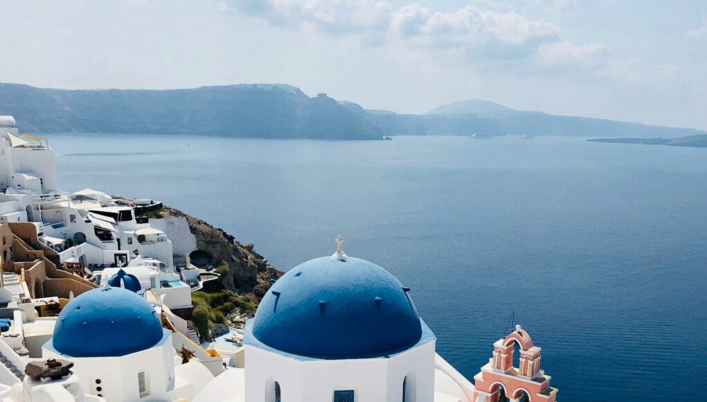 Greek blue white a white house with a blue roof