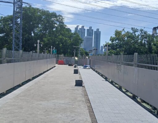 Bangkok’s Green Mile Update: Still Under Construction but Worth the Wait an empty elevated walkway