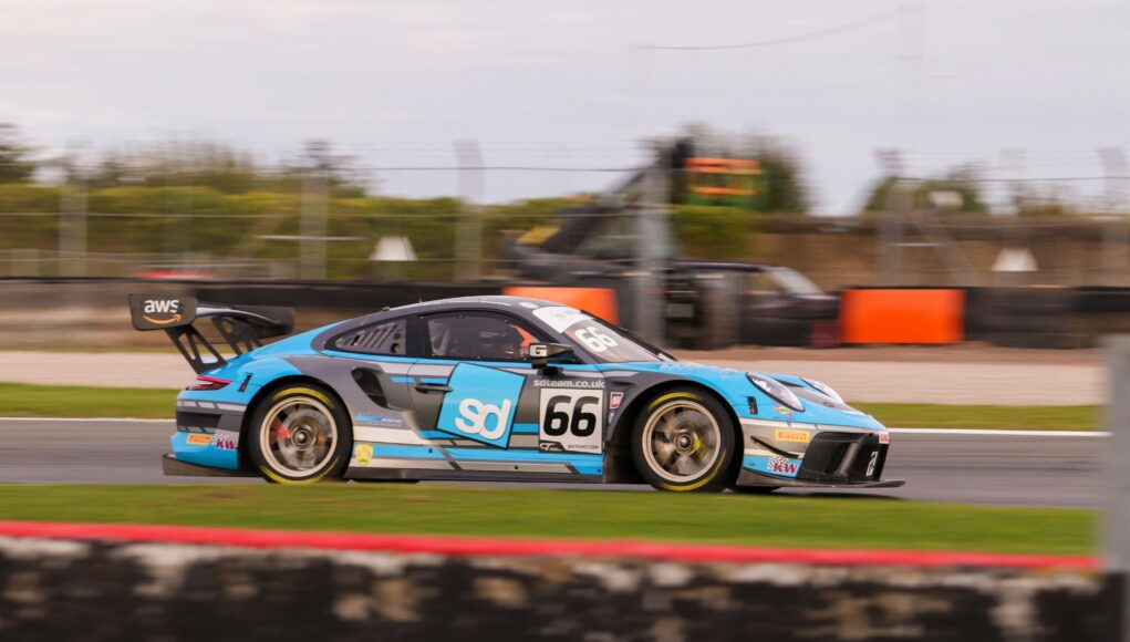 a race var on the racing track