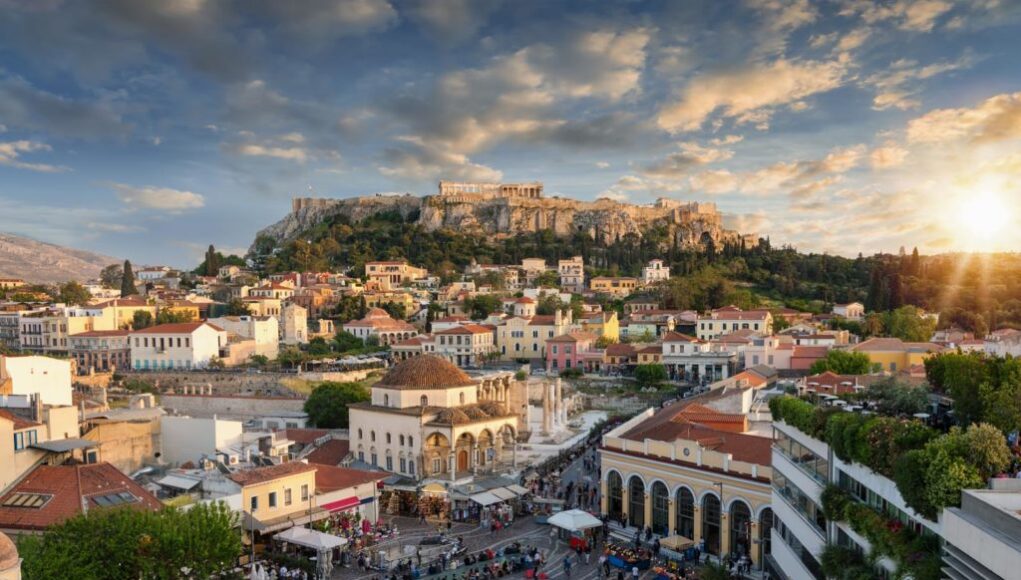 a-day-in-athens-wandering-through-monastiraki-plaka-and-the-mighty-acropolis